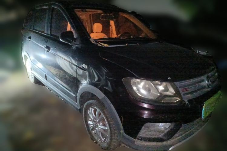 Used Dongfeng Fengon 370 2016 1.5L Manual Standard Edition SFG15-05 7 Seats Front Right 45 Deg