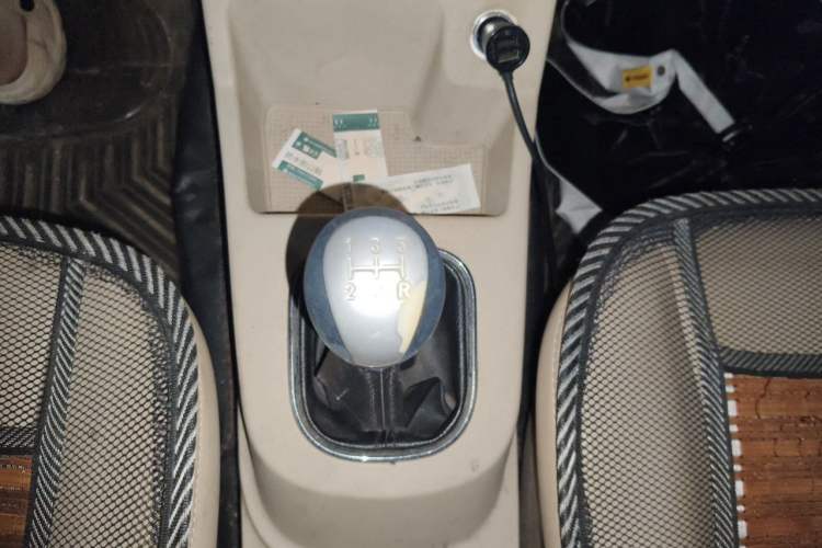 Used Dongfeng Fengon 370 2016 1.5L Manual Standard Edition SFG15-02 7 Seats Gear Lever