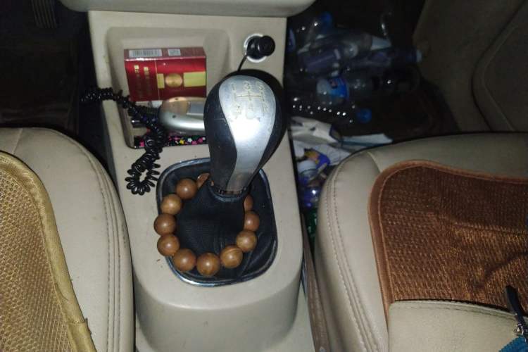 Used Dongfeng Fengon 370 2016 1.5L Manual Standard Edition SFG15-05 7 Seats Gear Lever
