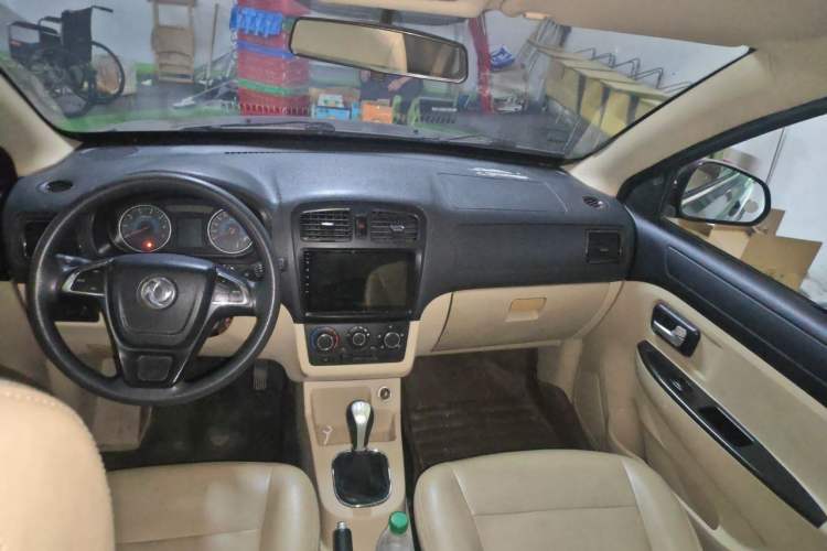 Used Dongfeng Fengon 370 2016 1.5L Manual Standard Edition SFG15-02 7 Seats Headliner