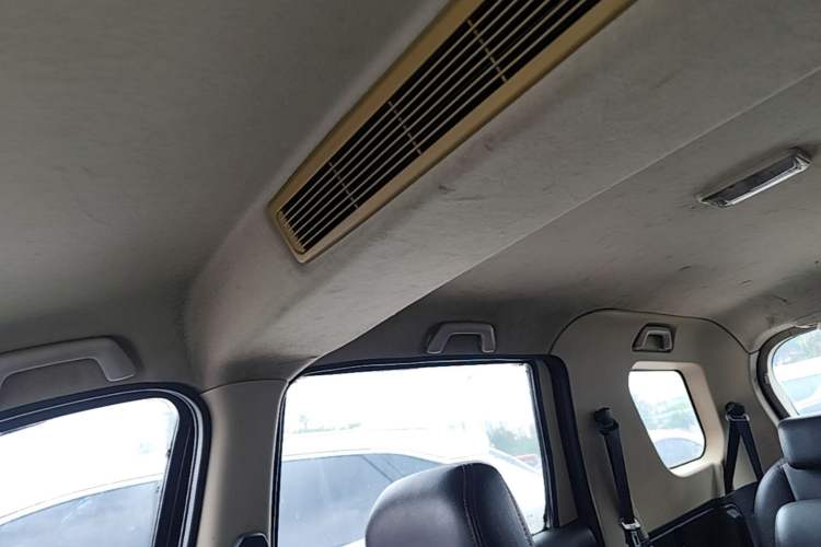 Used Dongfeng Fengon 370 2016 1.5L Manual Elite Home Edition 7-Seater Headliner
