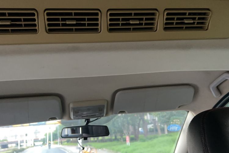 Used Dongfeng Fengon 370 2016 1.5L Manual Elite Home Edition 7-Seater Headliner