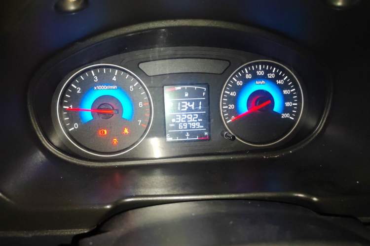 Used Dongfeng Fengon 370 2016 1.5L Manual Standard Edition SFG15-02 7 Seats Instrument Cluster