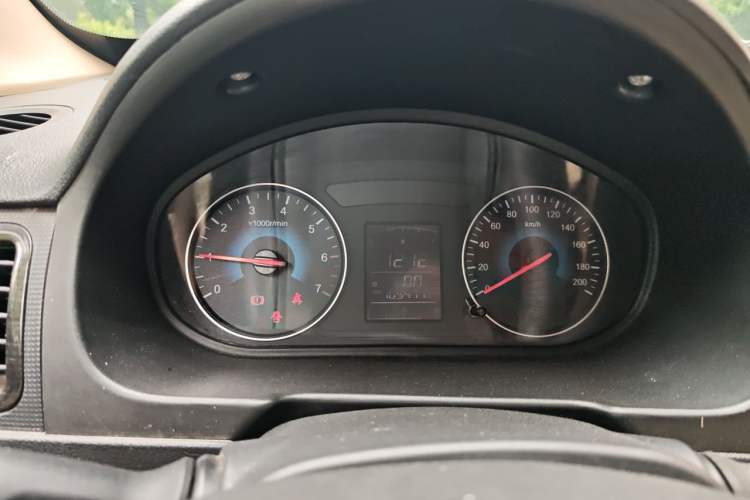 Used Dongfeng Fengon 370 2016 1.5L Manual Standard Edition SFG15-05 7 Seats Instrument Cluster