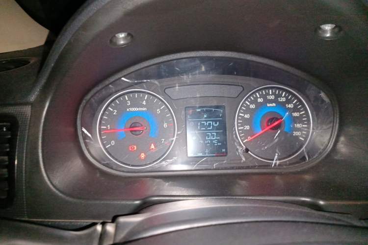 Used Dongfeng Fengon 370 2016 1.5L Manual Standard Edition SFG15-05 7 Seats Instrument Cluster