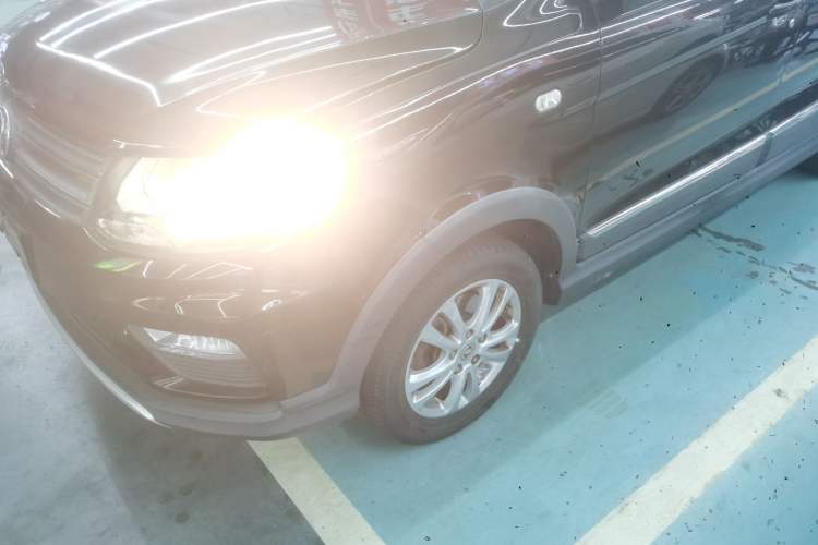Used Dongfeng Fengon 370 2016 1.5L Manual Standard Edition SFG15-05 7 Seats Left Front Headlight