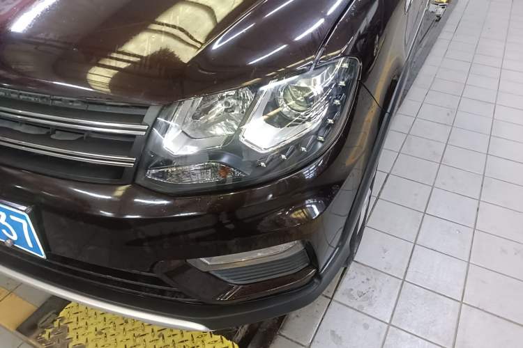 Used Dongfeng Fengon 370 2016 1.5L Manual Luxury 7-Seater Left Front Headlight