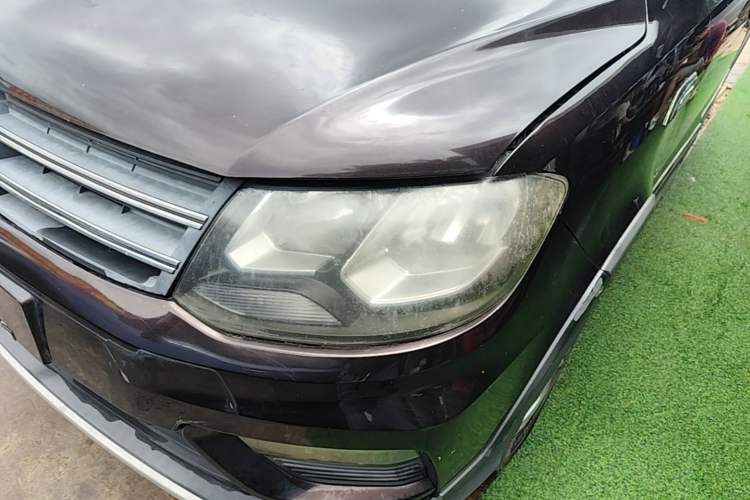 Used Dongfeng Fengon 370 2016 1.5L Manual Elite Home Edition 7-Seater Left Front Headlight