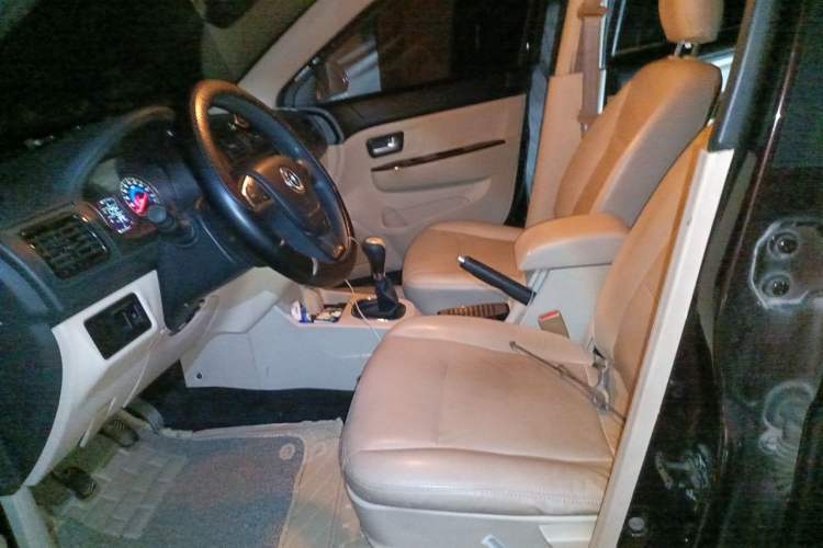Used Dongfeng Fengon 370 2016 1.5L Manual Standard Edition SFG15-05 7 Seats Left Front Seat