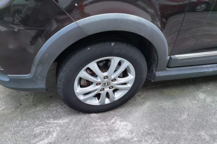 Used Dongfeng Fengon 370 2016 1.5L Manual Elite Travel Edition 7 Seats Left Front Wheel Hub