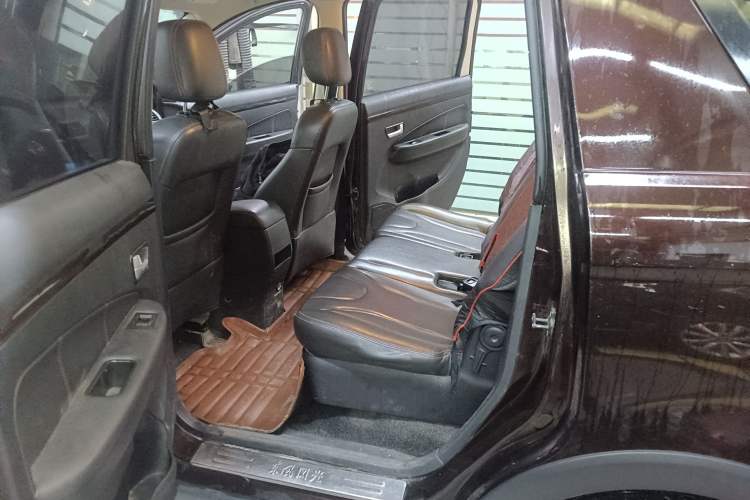 Used Dongfeng Fengon 370 2016 1.5L Manual Luxury 7-Seater Left Rear Seat