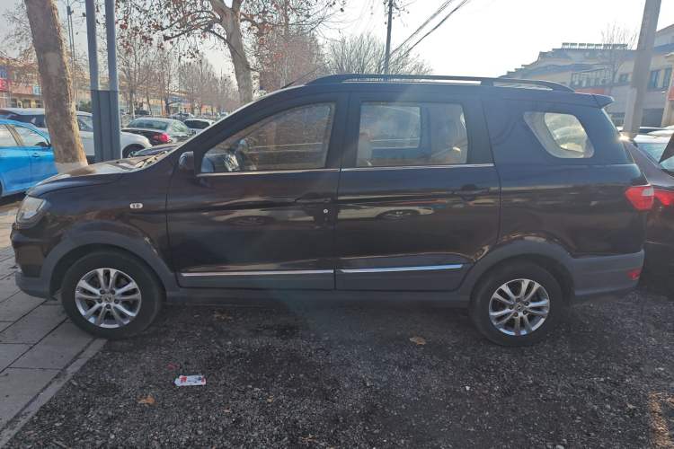 Used Dongfeng Fengon 370 2016 1.5L Manual Standard Edition SFG15-05 7 Seats Left Side