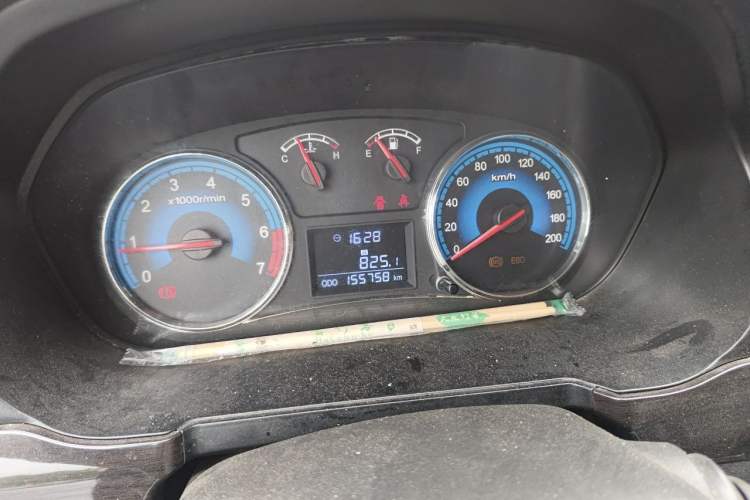 Used Dongfeng Fengon 370 2016 1.5L Manual Standard Edition SFG15-02 7 Seats Odometer Close Up