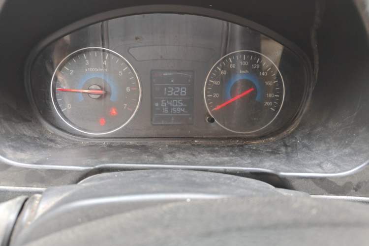 Used Dongfeng Fengon 370 2016 1.5L Manual Comfort 7-Seater Odometer Close Up