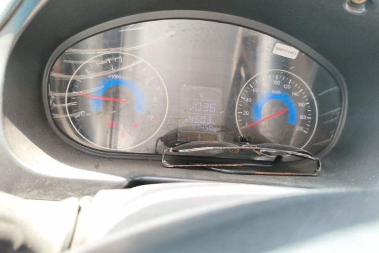 Used Dongfeng Fengon 370 2016 1.5L Manual Standard Edition SFG15-05 7 Seats Odometer Close Up