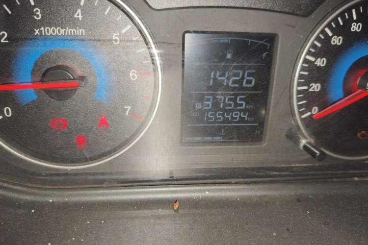 Used Dongfeng Fengon 370 2016 1.5L Manual Standard Edition SFG15-02 7 Seats Odometer Close Up