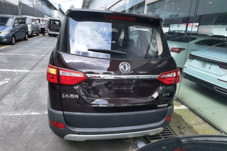 Used Dongfeng Fengon 370 2016 1.5L Manual Elite Travel Edition 7 Seats Rear