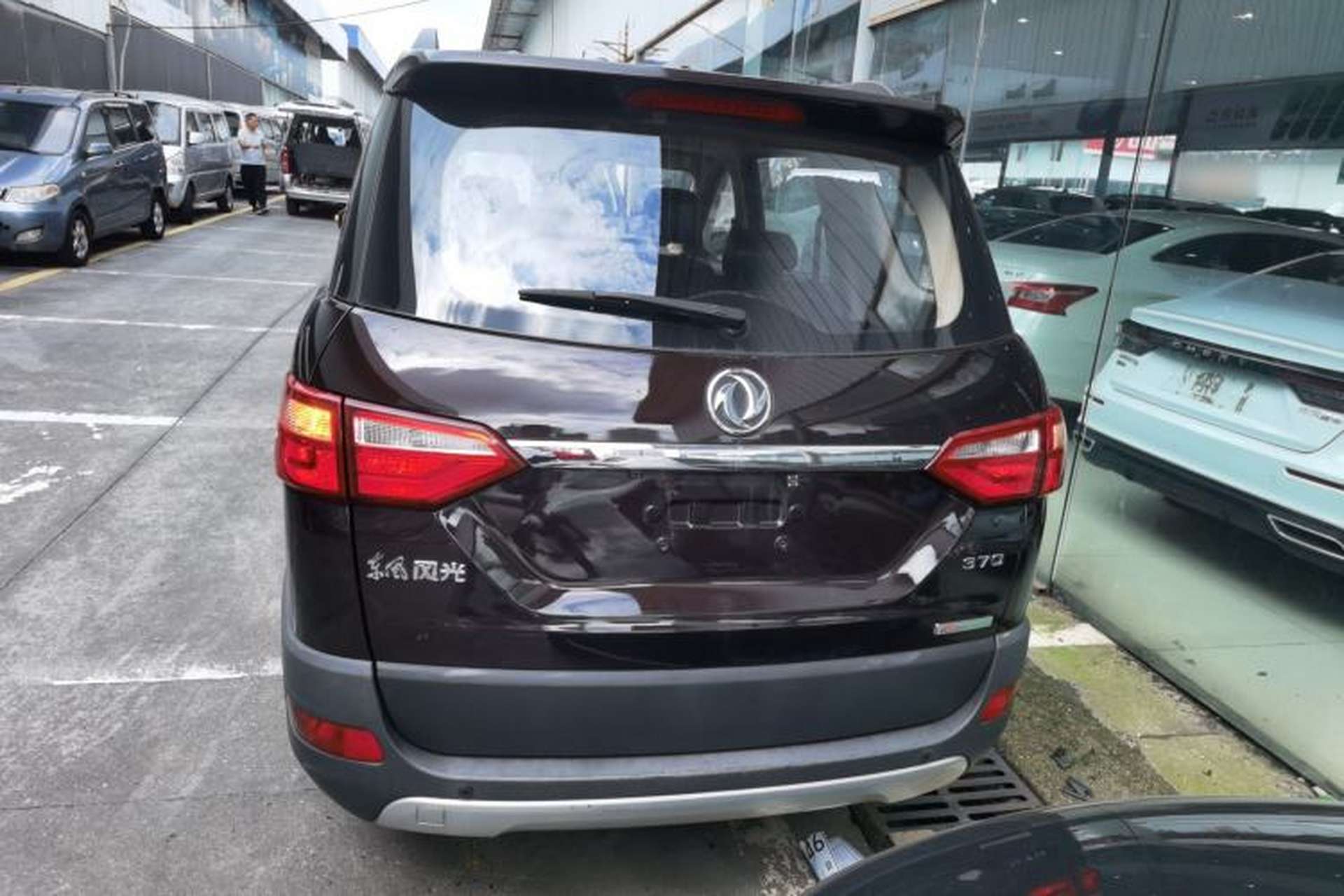 Used Dongfeng Fengon 370 2016 1.5L Manual Elite Travel Edition 7 Seats Rear