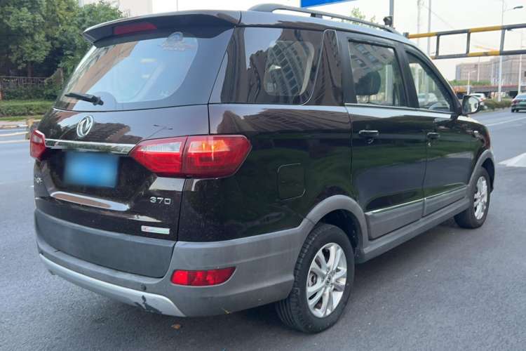 Used Dongfeng Fengon 370 2016 1.5L Manual Elite Home Edition 7-Seater Rear Right 45 Deg