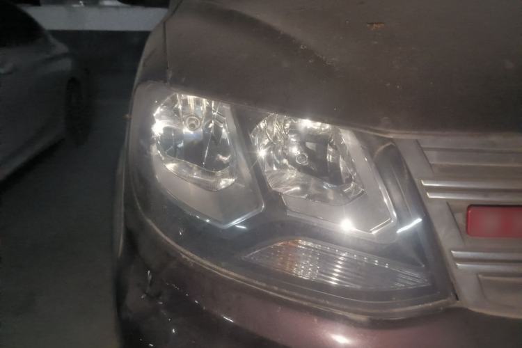 Used Dongfeng Fengon 370 2016 1.5L Manual Comfort 7-Seater Right Front Headlight