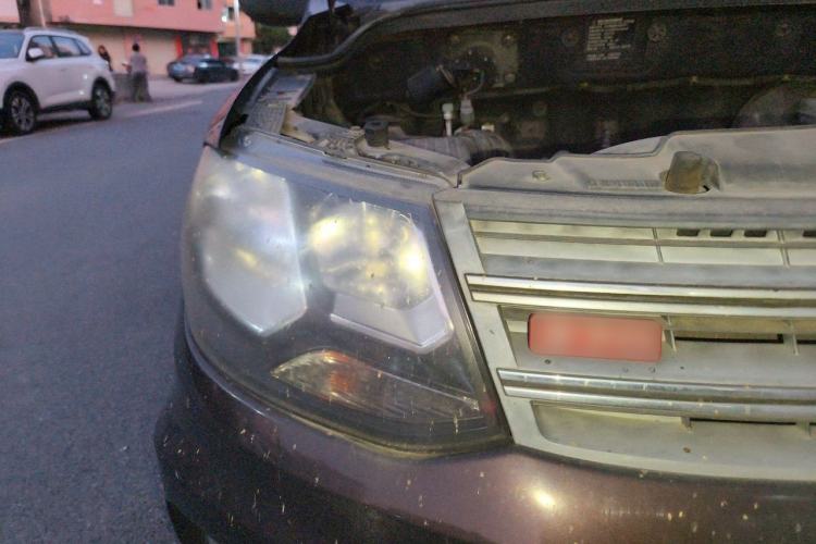 Used Dongfeng Fengon 370 2016 1.5L Manual Elite Home Edition 7-Seater Right Front Headlight