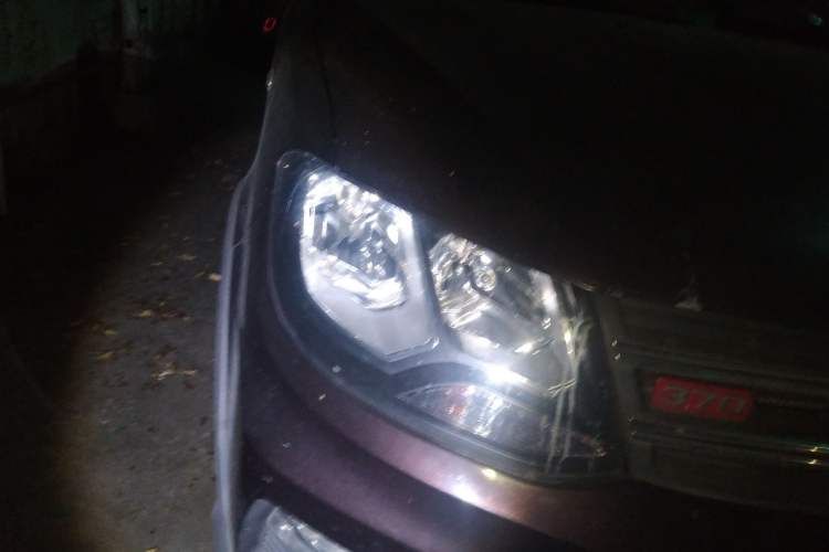 Used Dongfeng Fengon 370 2016 1.5L Manual Standard Edition SFG15-05 7 Seats Right Front Headlight