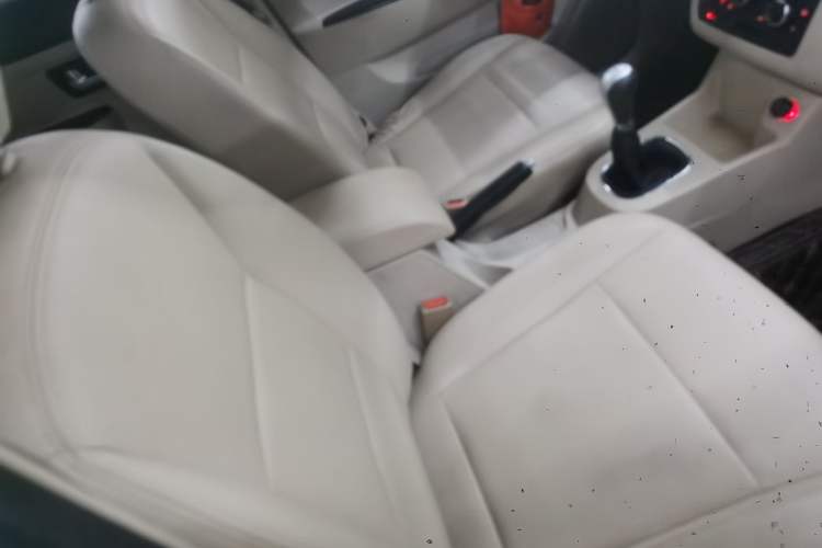Used Dongfeng Fengon 370 2016 1.5L Manual Standard Edition SFG15-05 7 Seats Right Front Seat