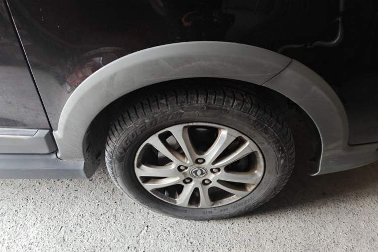Used Dongfeng Fengon 370 2016 1.5L Manual Standard Edition SFG15-02 7 Seats Right Front Wheel Hub