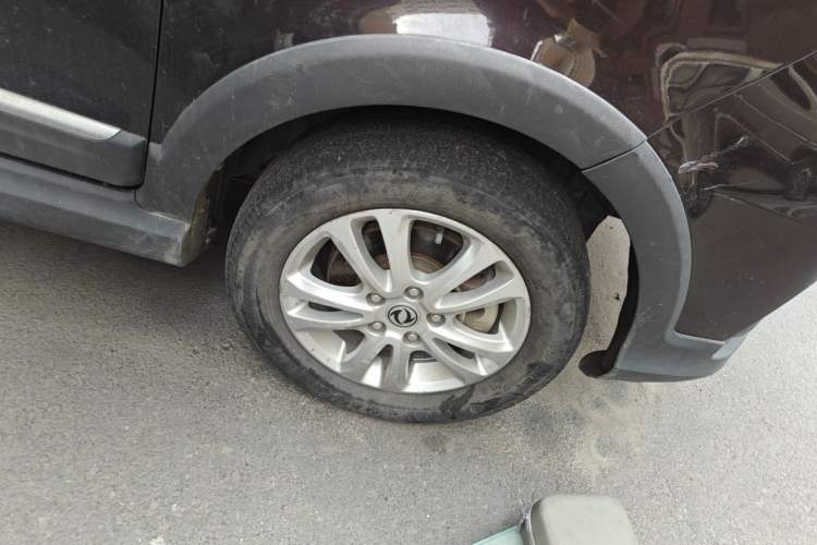 Used Dongfeng Fengon 370 2016 1.5L Manual Comfort 7-Seater Right Front Wheel Hub