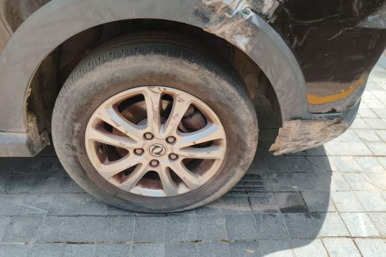 Used Dongfeng Fengon 370 2016 1.5L Manual Standard Edition SFG15-05 7 Seats Right Front Wheel Hub