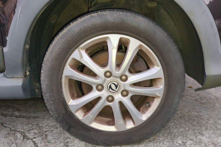 Used Dongfeng Fengon 370 2016 1.5L Manual Elite Home Edition 7-Seater Right Front Wheel Hub