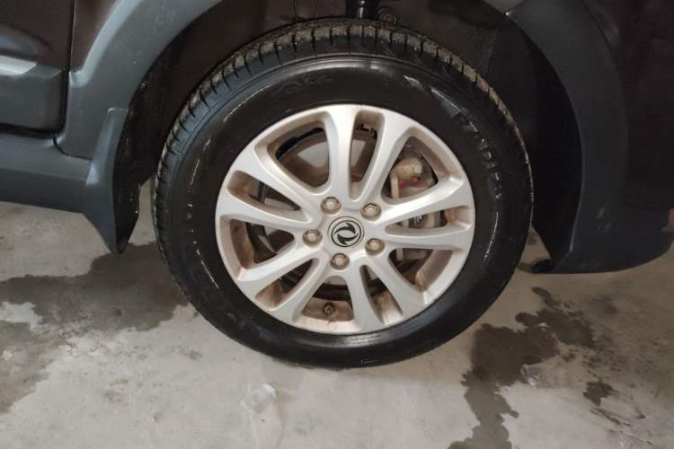 Used Dongfeng Fengon 370 2016 1.5L Manual Standard Edition SFG15-02 7 Seats Right Front Wheel Hub