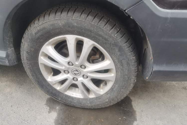 Used Dongfeng Fengon 370 2016 1.5L Manual Luxury Version SFG15-02 5 Seats Right Front Wheel Hub