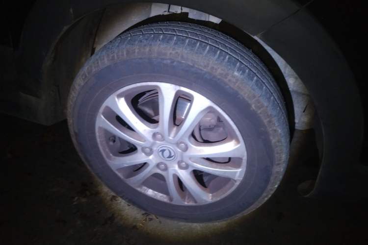 Used Dongfeng Fengon 370 2016 1.5L Manual Standard Edition SFG15-05 7 Seats Right Front Wheel Hub