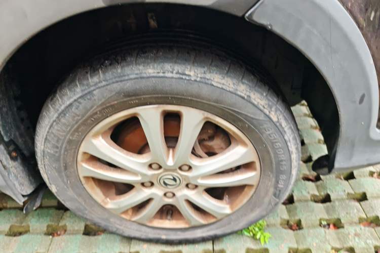 Used Dongfeng Fengon 370 2016 1.5L Manual Standard Edition SFG15-05 7 Seats Right Front Wheel Hub