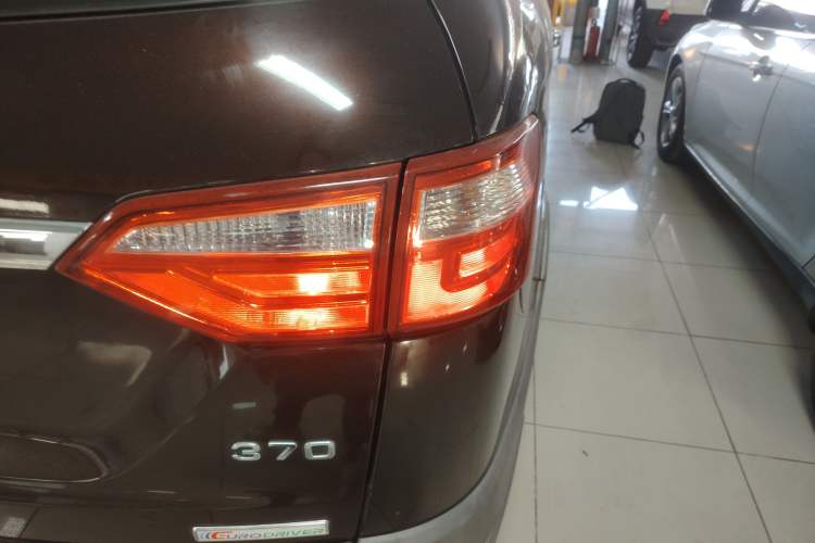 Used Dongfeng Fengon 370 2016 1.5L Manual Luxury Version SFG15-05 7 Seats Right Rear Taillight