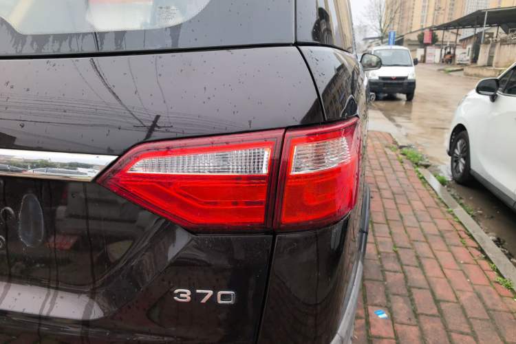 Used Dongfeng Fengon 370 2016 1.5L Manual Elite Home Edition 5 Seats Right Rear Taillight