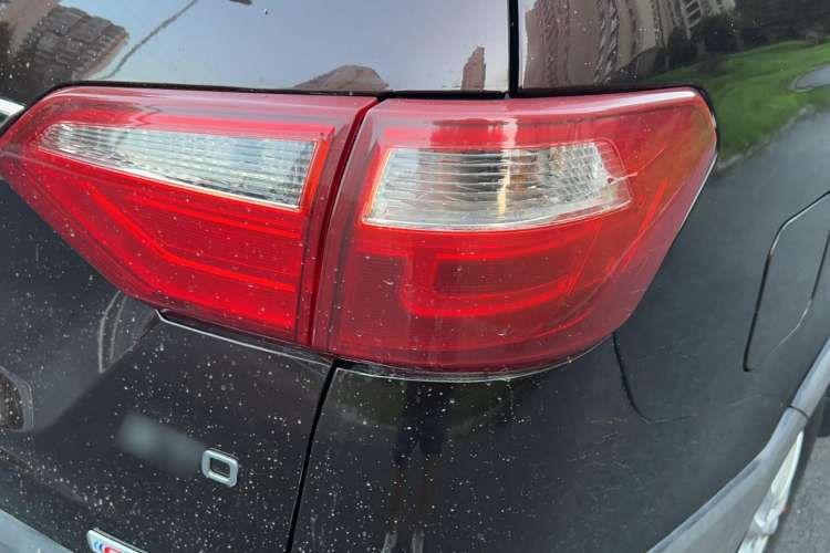 Used Dongfeng Fengon 370 2016 1.5L Manual Elite Home Edition 7-Seater Right Rear Taillight
