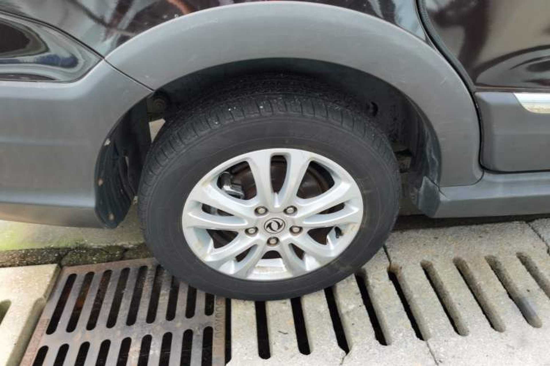 Used Dongfeng Fengon 370 2016 1.5L Manual Elite Travel Edition 7 Seats Right Rear Wheel Hub