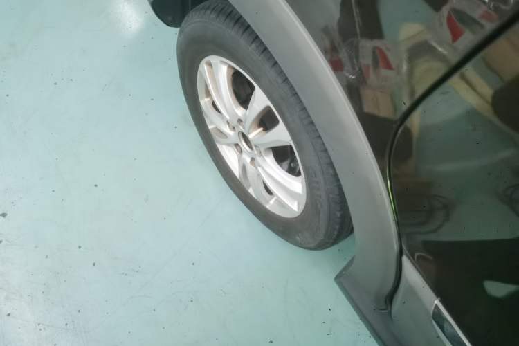 Used Dongfeng Fengon 370 2016 1.5L Manual Standard Edition SFG15-05 7 Seats Right Rear Wheel Hub