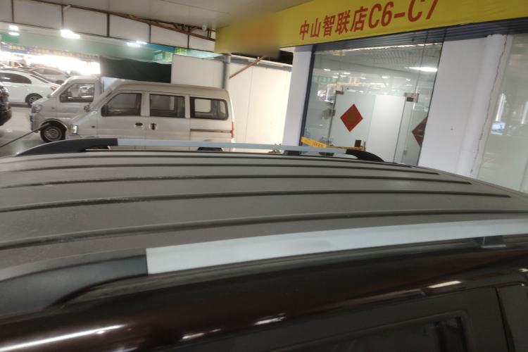 Used Dongfeng Fengon 370 2016 1.5L Manual Luxury Version SFG15-05 7 Seats Roof