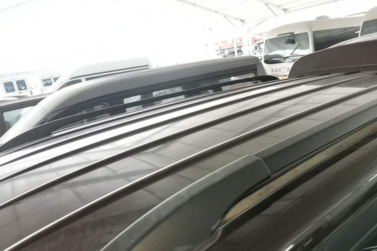 Used Dongfeng Fengon 370 2016 1.5L Manual Standard Edition SFG15-05 7 Seats Roof