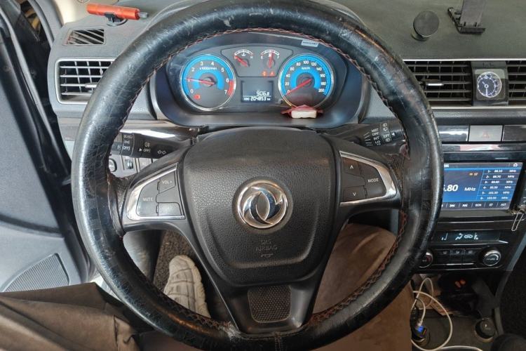 Used Dongfeng Fengon 370 2016 1.5L Manual Standard Edition SFG15-02 7 Seats Steering Wheel