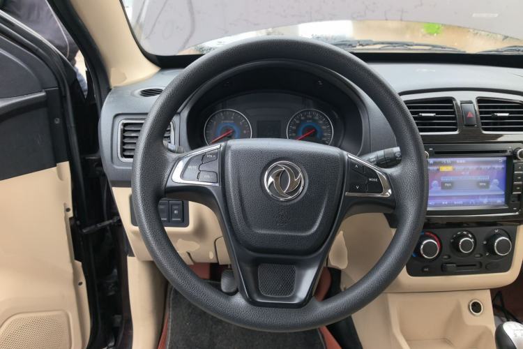 Used Dongfeng Fengon 370 2016 1.5L Manual Elite Home Edition 5 Seats Steering Wheel