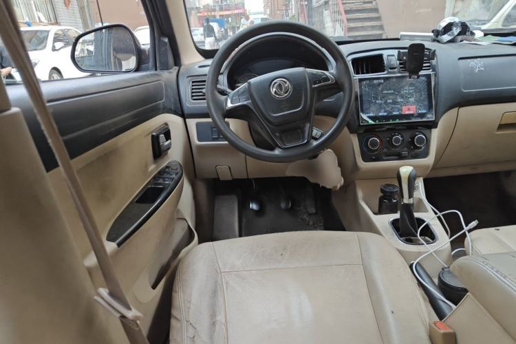 Used Dongfeng Fengon 370 2016 1.5L Manual Comfort 7-Seater Steering Wheel