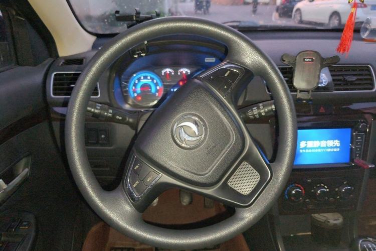 Used Dongfeng Fengon 370 2016 1.5L Manual Elite Home Edition 7-Seater Steering Wheel