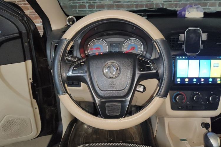 Used Dongfeng Fengon 370 2016 1.5L Manual Standard Edition SFG15-02 7 Seats Steering Wheel