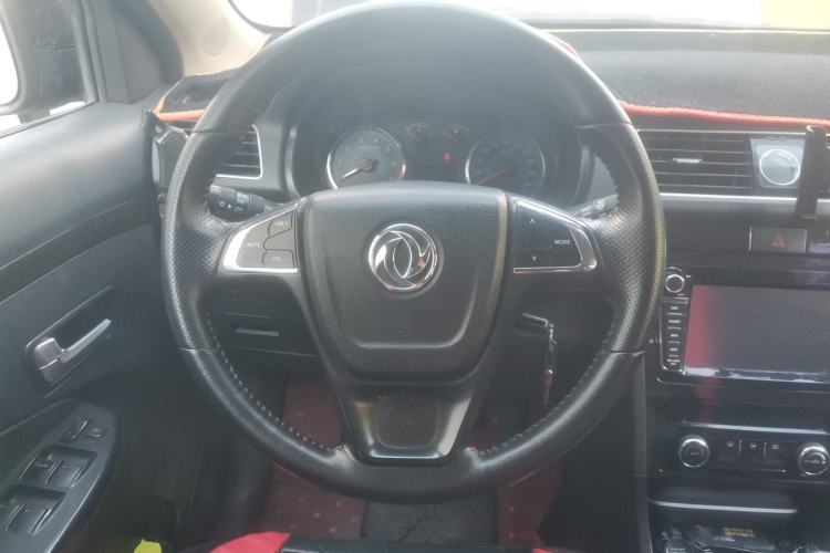 Used Dongfeng Fengon 370 2016 1.5L Manual Luxury Version SFG15-02 5 Seats Steering Wheel