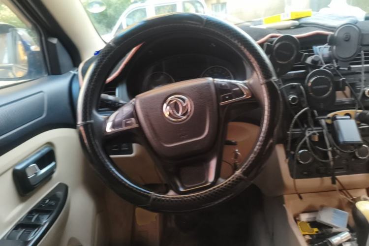 Used Dongfeng Fengon 370 2016 1.5L Manual Standard Model II 7 Seats Steering Wheel