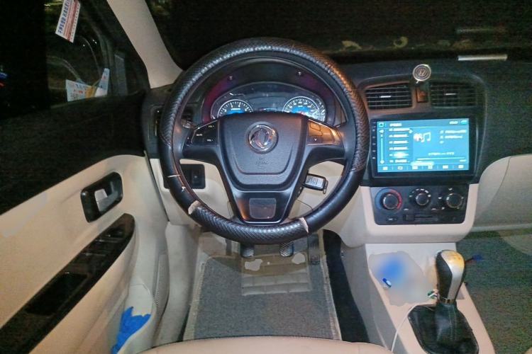Used Dongfeng Fengon 370 2016 1.5L Manual Standard Edition SFG15-05 7 Seats Steering Wheel